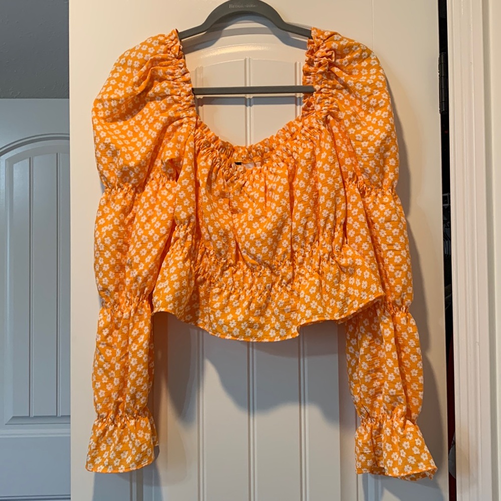 The MOST RUFFLED spring/summer top🍊